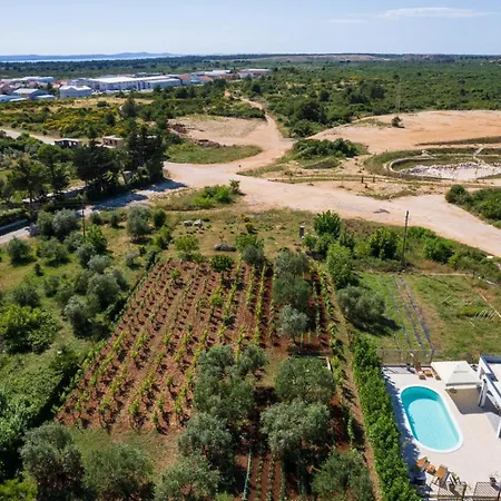 Akadia Holiday - Heated Pool Villa Zadar