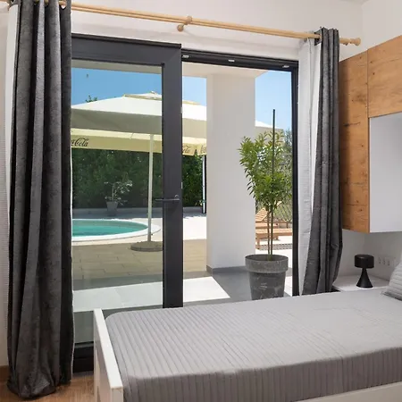 Villa Akadia Holiday - Heated Pool *