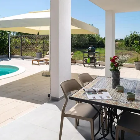 Akadia Holiday - Heated Pool Βίλα